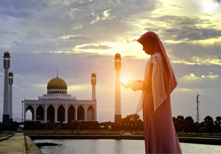 حفظ أسماء الله الـ 99: تذكرة مجانية إلى الجنة؟