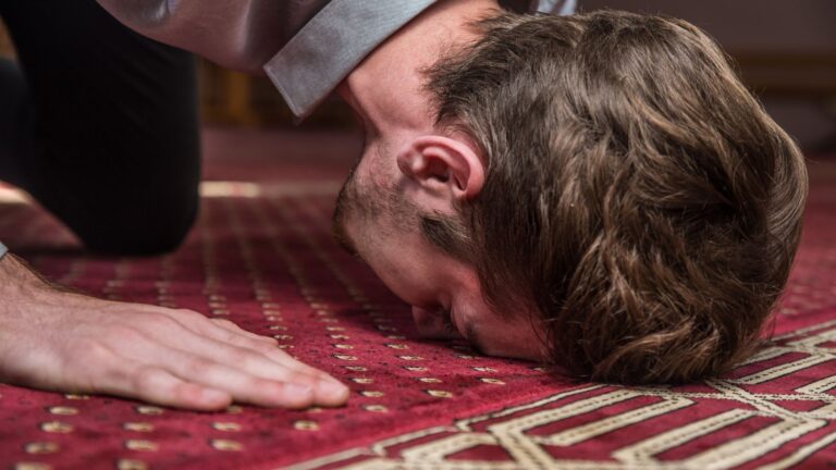 ما وراء الأمل والخوف: تعلم حب الصلاة