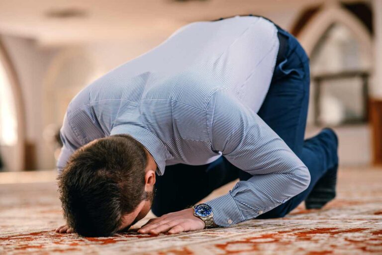 ما هي أفضل طريقة لإجابة صلاتك؟ - يوضح ابن "علا