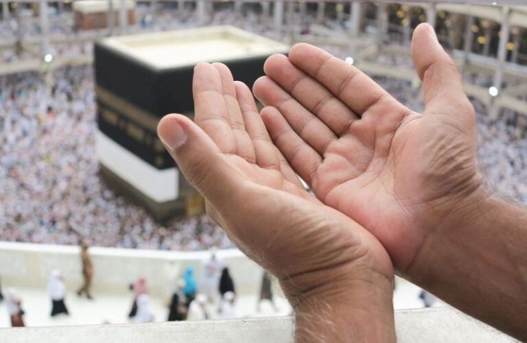 هل الحج والعمرة نفس الشيء أم أنهما مختلفان؟