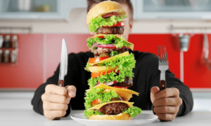 في هذا العيد، إليك كيفية مقاومة الإفراط في تناول الطعام