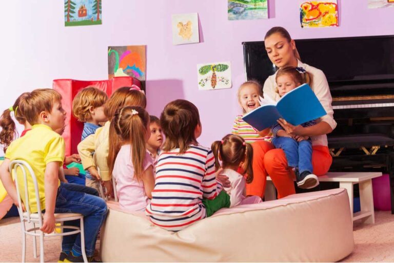 هل قراءة القصص "الأخلاقية" للأطفال تعزز الصدق؟